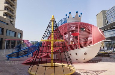 新疆喀什市北湖瓏灣海鯨魚(yú)樂(lè )園